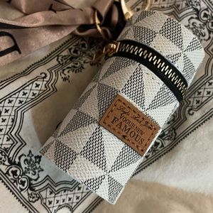 A faux leather Bag Keychain Storage Pendant Key purse accessory